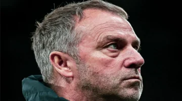 هانس فليك يقترب من رقم قياسي تاريخي بعد انتصار برشلونة أمام إشبيلية